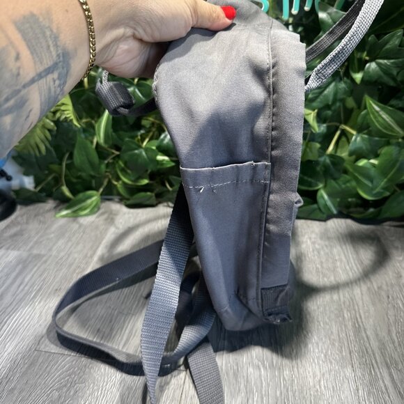 Fjallraven Kanken Classic Backpack 23510 Gray School Hiking Travel main image 8